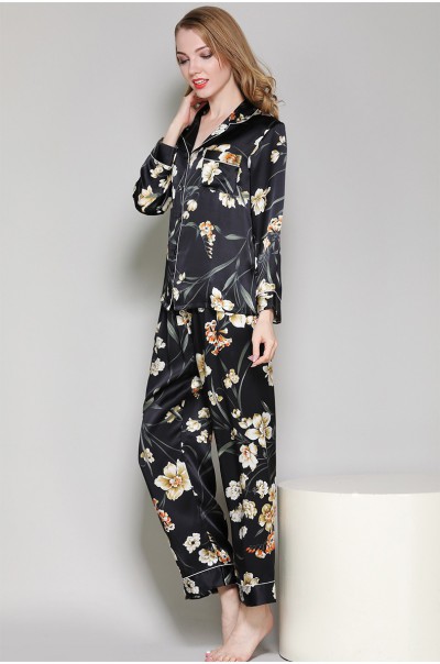 dongguan silk robe dongguan silk slip dongguan silk sleep dress dongguan silk pajamas dongguan men silk pajamas dongguan lingerie dongguan underwear dongguan sexy pajamas dongguan brassiere dongguan loungewear 