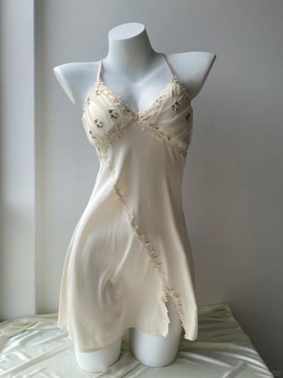 dongguan silk robe dongguan silk slip dongguan silk sleep dress dongguan silk pajamas dongguan men silk pajamas dongguan lingerie dongguan underwear dongguan sexy pajamas dongguan brassiere dongguan loungewear 